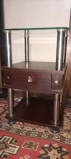 side table condition 9/10 urgent sell