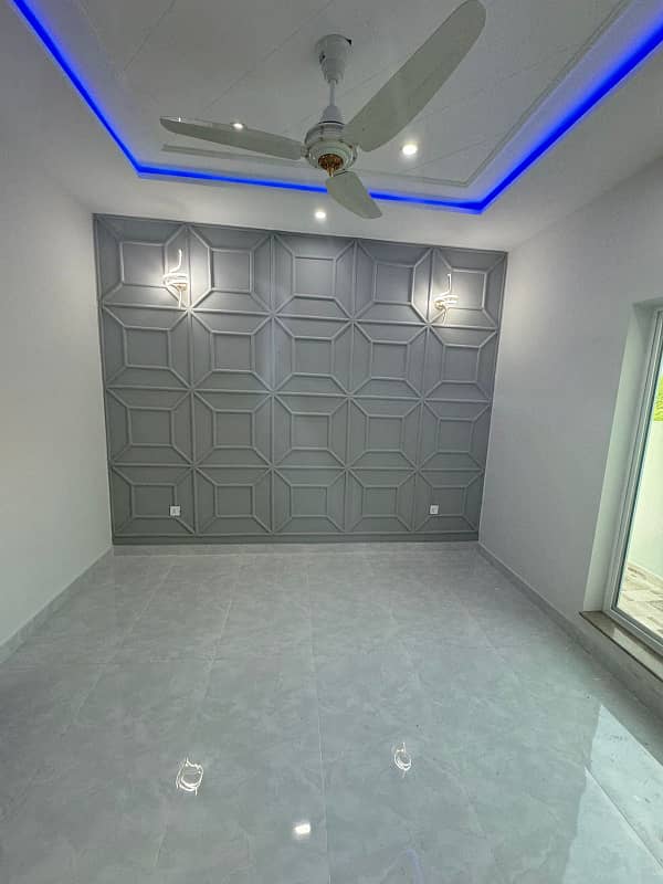 7 MARLA BRAND NEW HOUSE WITH 5 BEDROOMS AND ATTACHED WASHROOMS IN AL KABIR TOWN PHASE 2 BLOCK D 1