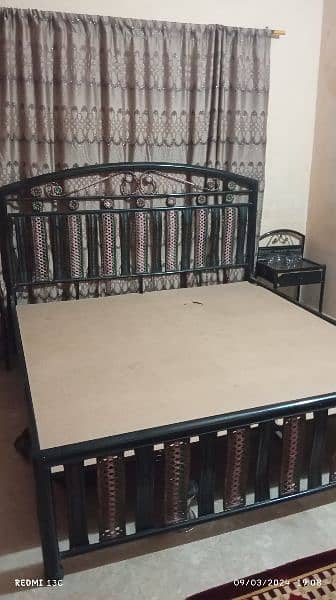 KING SIZE IRON BED WITHOUT MATTRESS (Good condition) 2