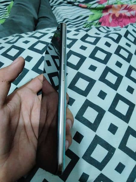 Vivo Y19 urgent sale 3