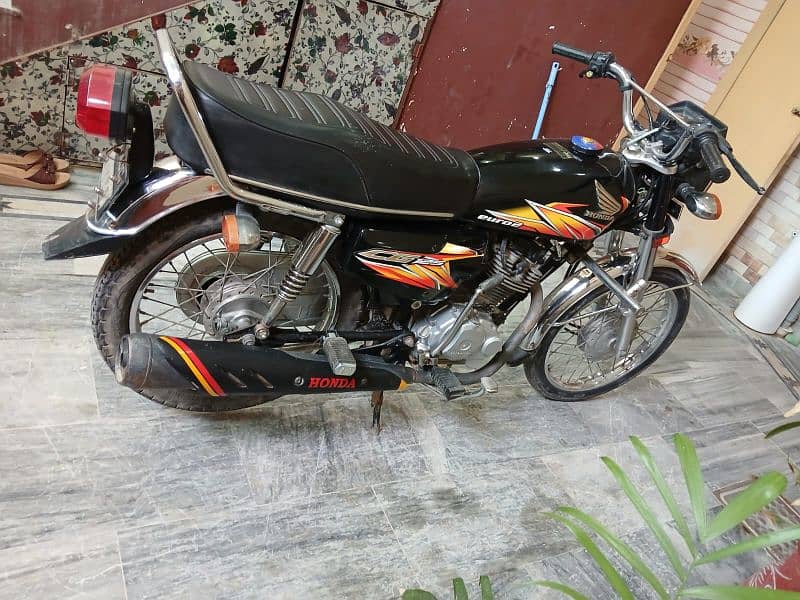 Honda125 2020 model all Punjab mamber for sall 03226642675 0