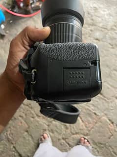 Canon D700 DSLr camera best condition for argent sale condition 10/10