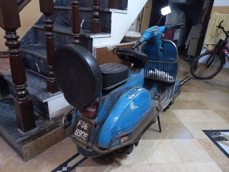 vespa for sale piago 150 ( 0321-1082650 ) 2