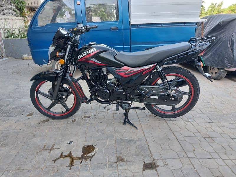 SUZUKI GR150 BLACK 1