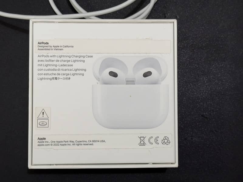 Apple Aipods 3rd Gen 4