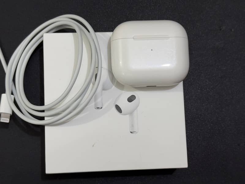 Apple Aipods 3rd Gen 5