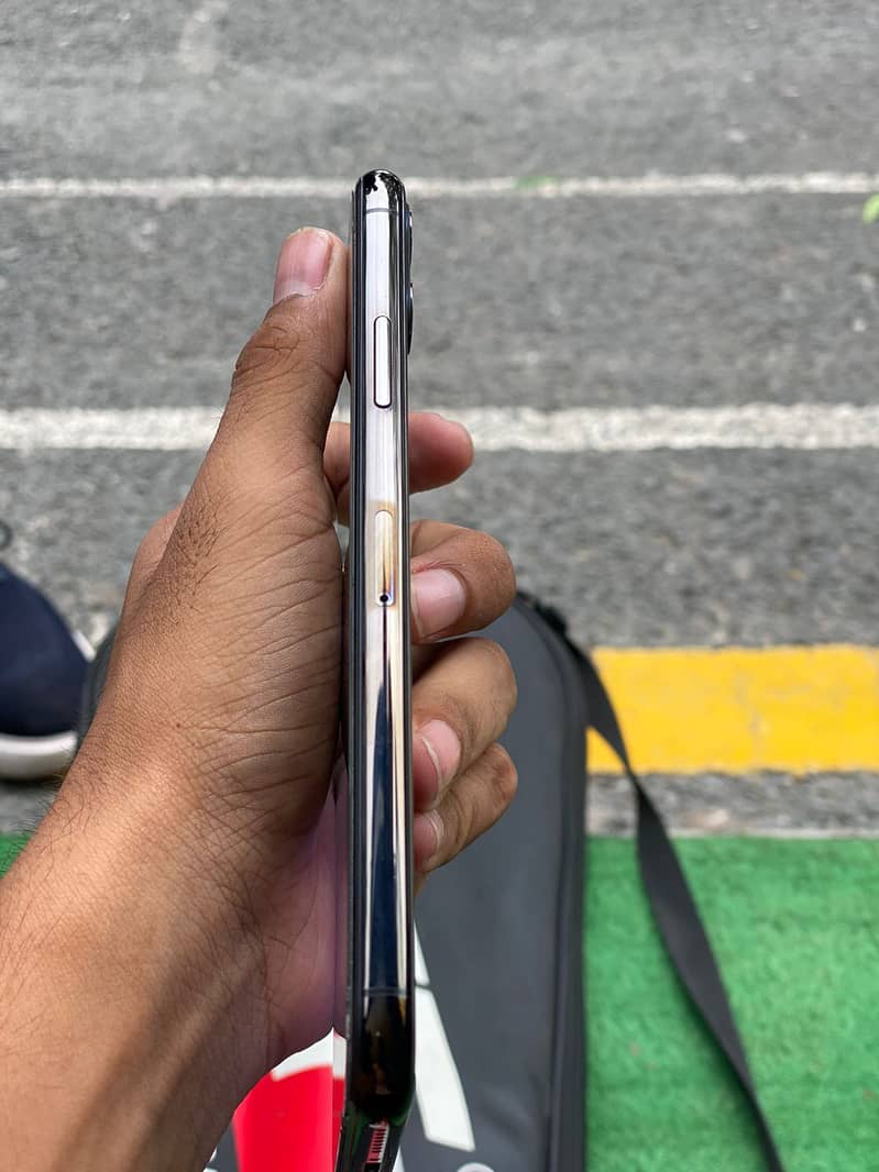 iPhone 11 pro max 1