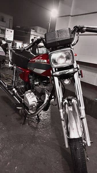 Honda CG 125 golden number 6