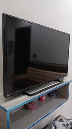 40 inch LED TV