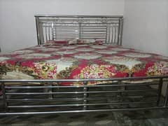 steel rode bed