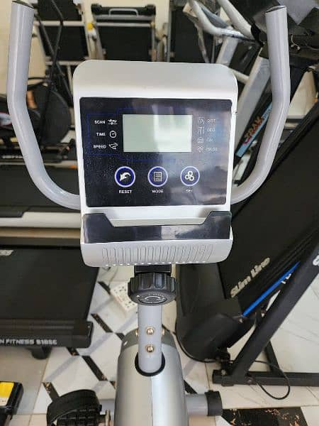 treadmils. (0309 5885468). gym cycles. home gym. ellapticals. spin bikes 2