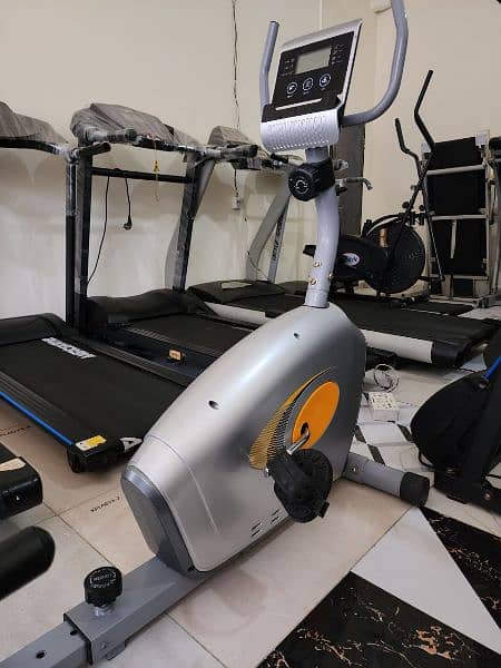 treadmils. (0309 5885468). gym cycles. home gym. ellapticals. spin bikes 18