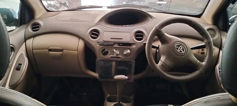 Toyota Platz 2004 4