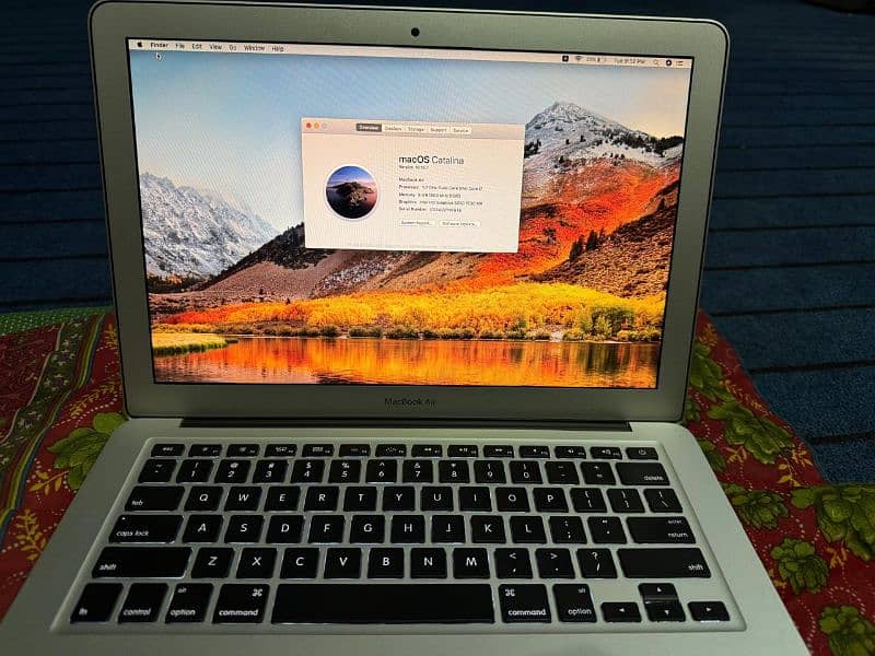 Macbook i3 0