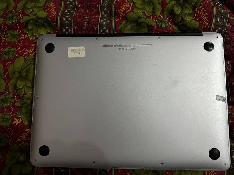 Macbook i3 2