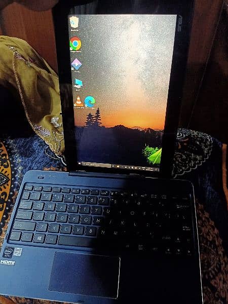 auses laptop in very good condition. tablet laptop 7