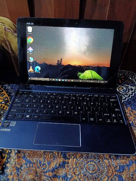 auses laptop in very good condition. tablet laptop 10