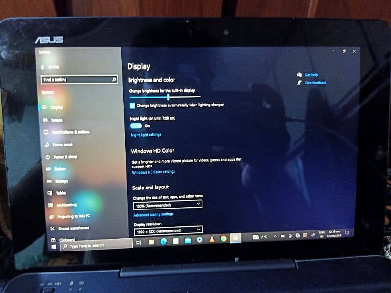 auses laptop in very good condition. tablet laptop 12