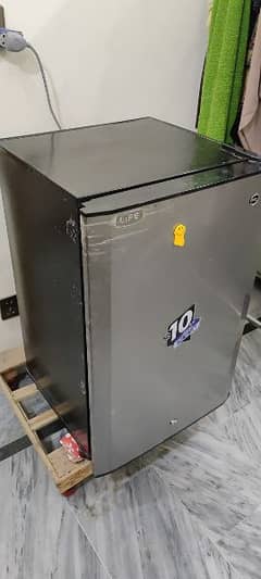 pel refrigerator new condition