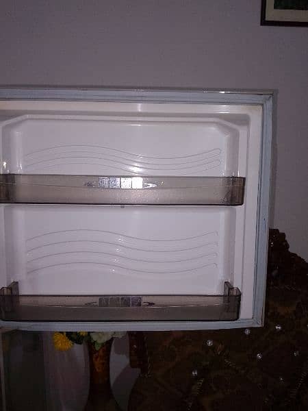 Dawlance refrigerator in medium size 6