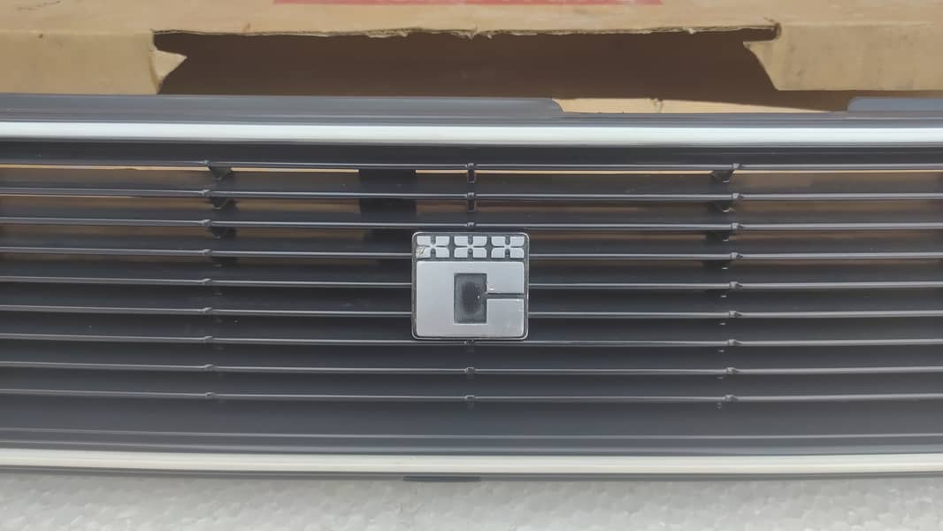 New 84 Toyota Corolla original grill made in Japan 2