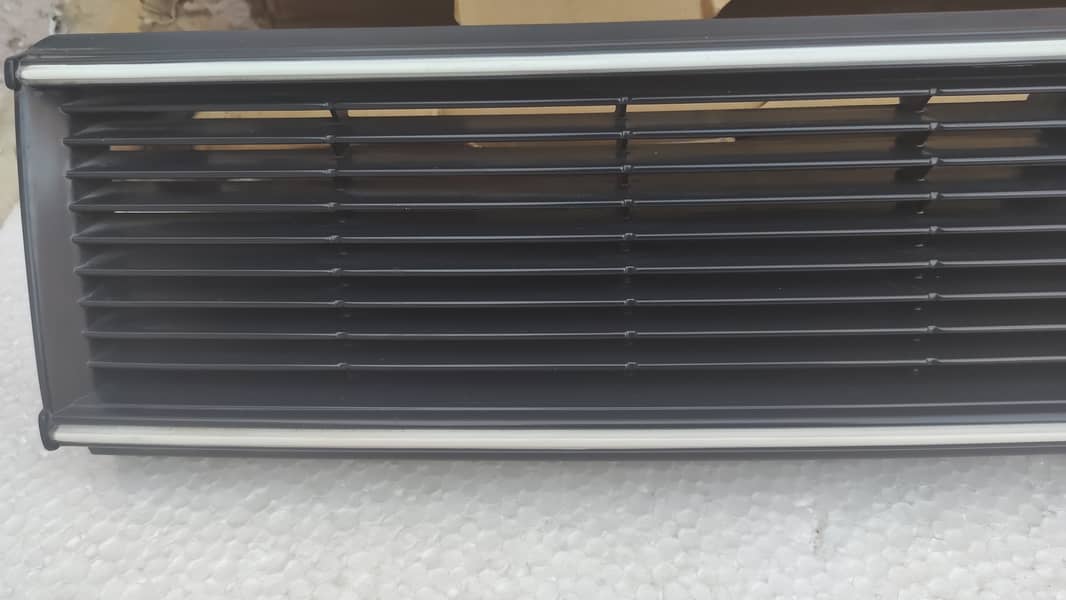 New 84 Toyota Corolla original grill made in Japan 3