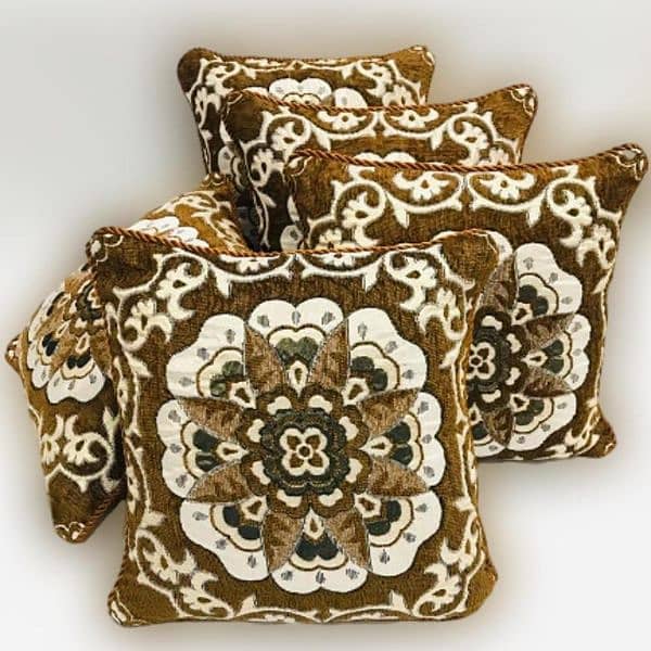 pack of 6 New and antique Design caushions 0