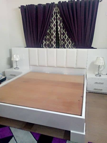 2 beds for sale 1