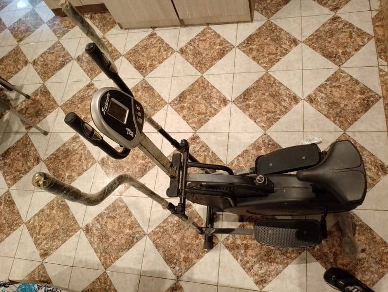 JLL Fitness 2-in-1 Elliptical Cross Trainer & Exercise Bike. 3