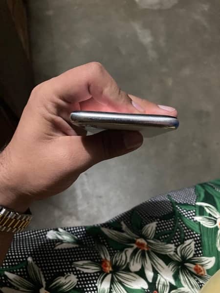 Apple IPhone X 256gb Non Factory unlocke 3