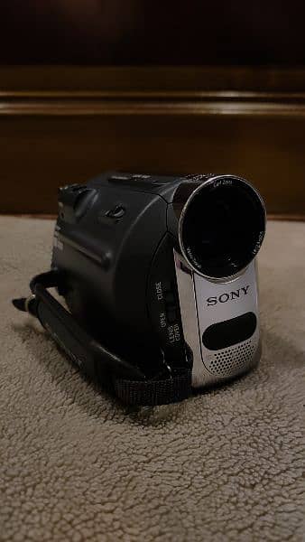 Sony handycam carl zeis lens wide LCD 0