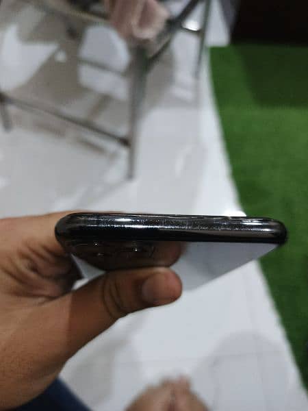 IPHONE 11 PRO MAX NON PTA 64GB with box 3