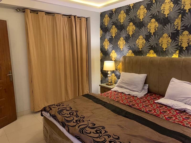 One bedroom VIP apartment for rent on daily basis in bahria town LHR 1