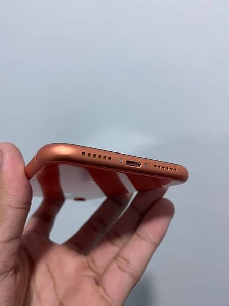 iPhone XR   (03285396837) My whtsp no 1