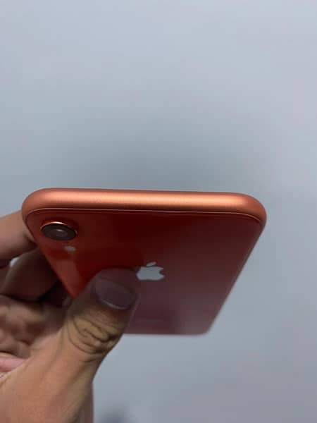 iPhone XR   (03285396837) My whtsp no 4