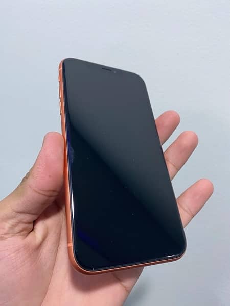 iPhone XR   (03285396837) My whtsp no 5