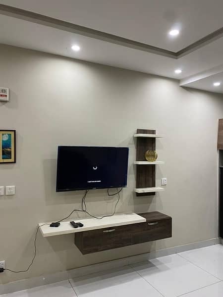 One bedroom VIP apartment for rent short time(2to3hrs) in bahria town 3