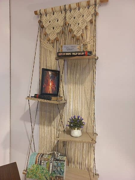 Macrame book shelves hangings 1