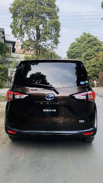 Toyota Sienta 2018 0