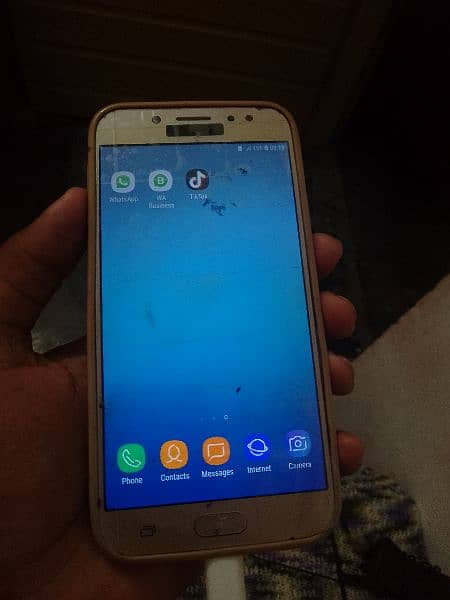 Samsung J7 pro 3