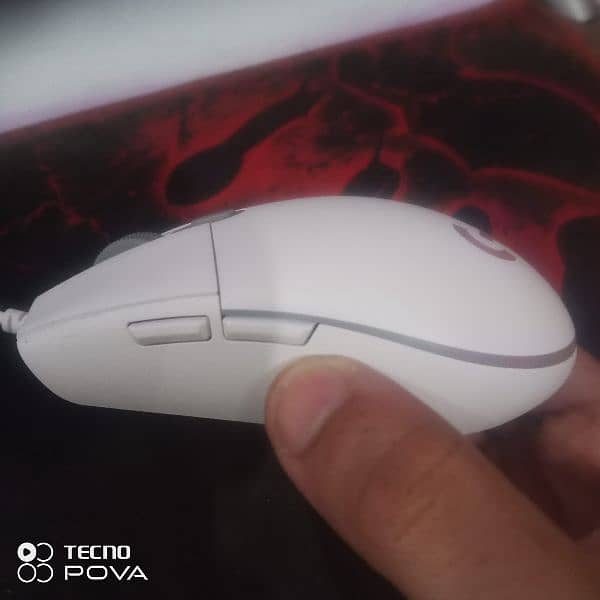 Almost New Logitech G102 lightsync white colour 2