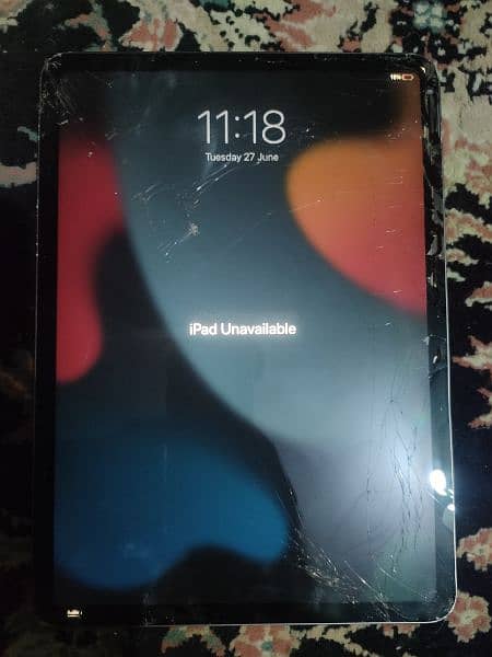 Apple ipad pro 11 (2018) ipad locked 2