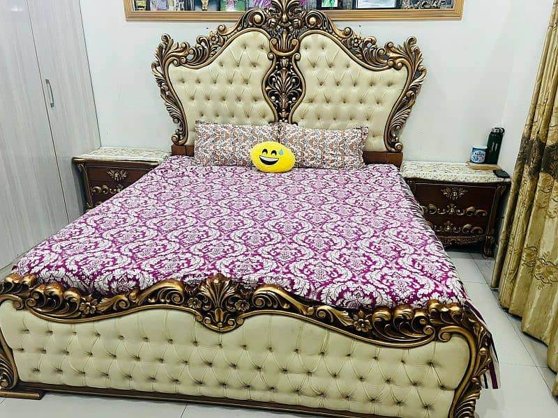 Double bed set with chairs set 5