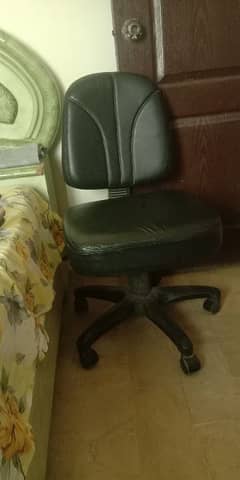 hydraulic chair