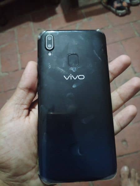 vivo Y91 one hand family used mobile 2