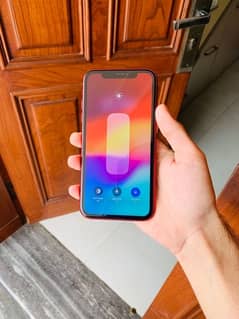 I am selling I phone Xr 10by 10 128gb water pack all ok