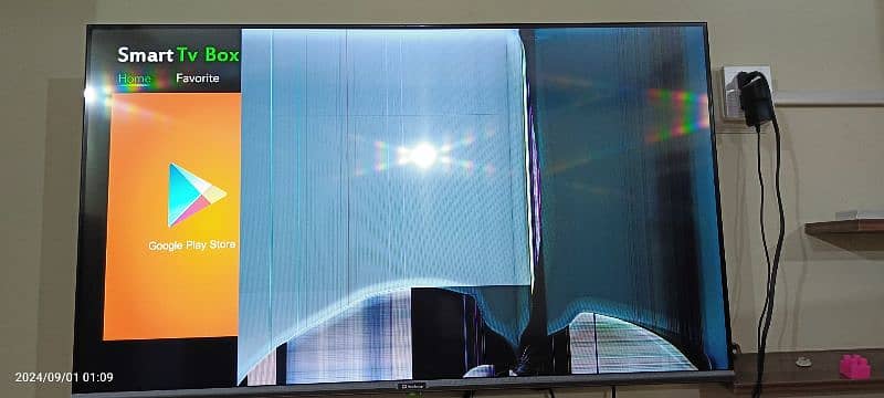 Dawlance 43 inch simple LED TV with broken panel 5