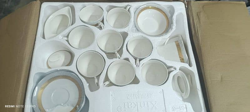 Gold Bone Dinner set 61 pieces 7