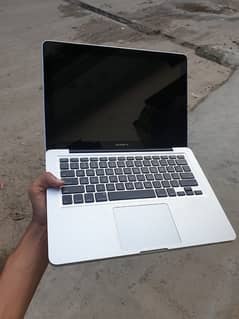 Mackbook Pro 2012 256 GB with SSG And complete charger