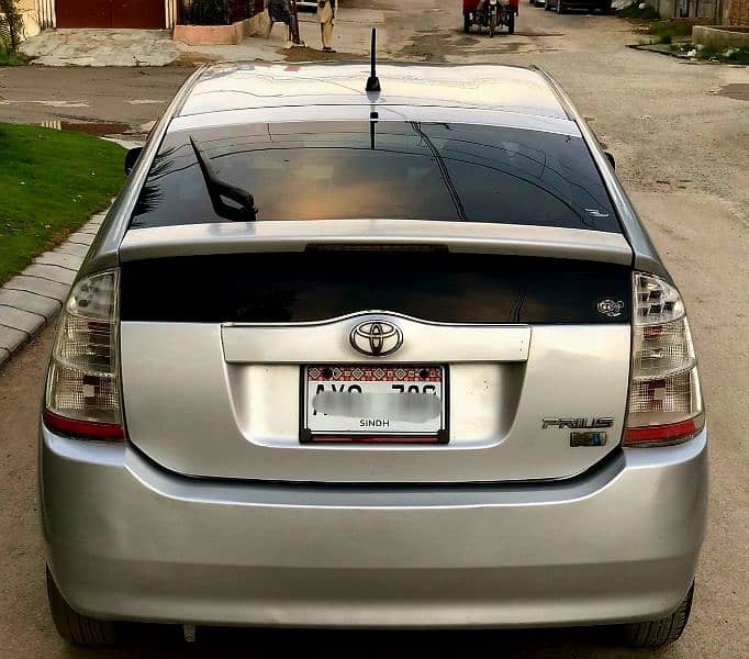 Toyota Prius 1500cc 5